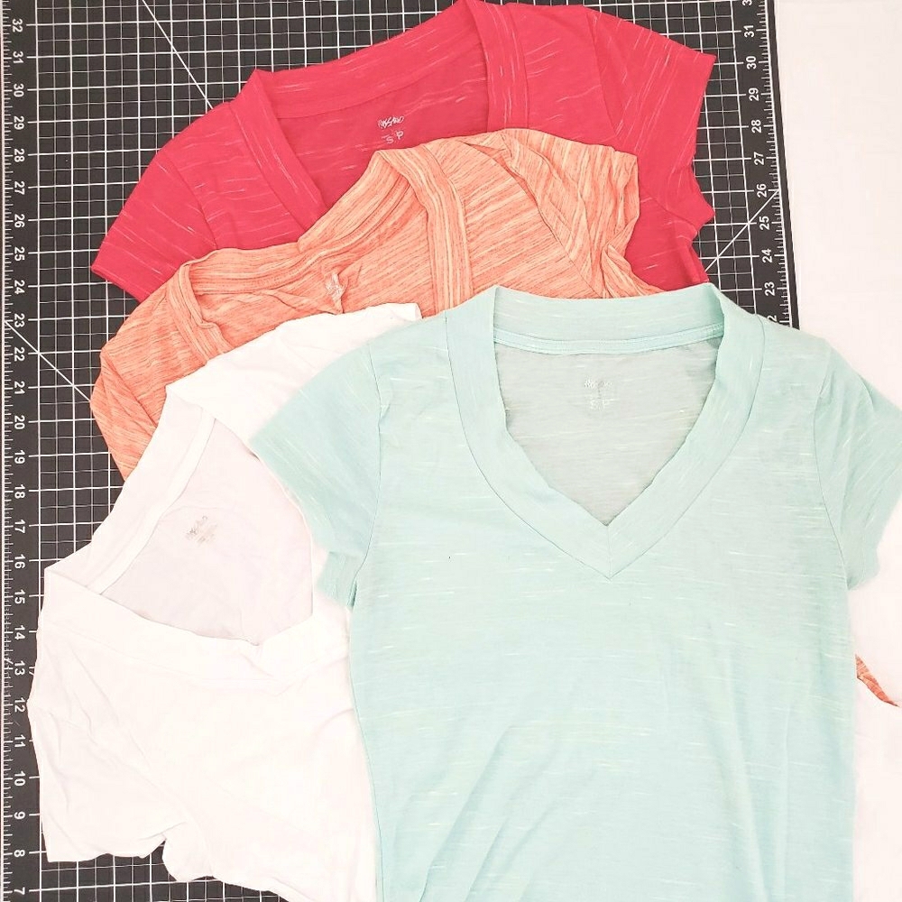 Set of 4x Mossimo Vneck Tops